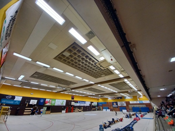 Sporthalle der Carl-Hahn-Schule - Wolfsburg