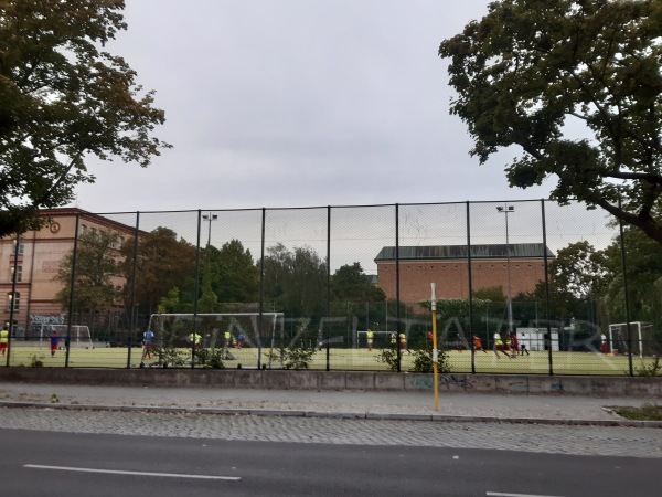 Sportplatz Swinemünder Straße - Berlin-Brunnenviertel