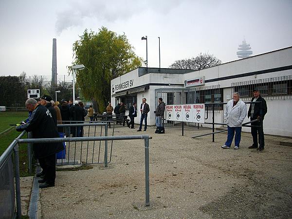 Sportplatz Grasbergergasse / Rennweg - Wien