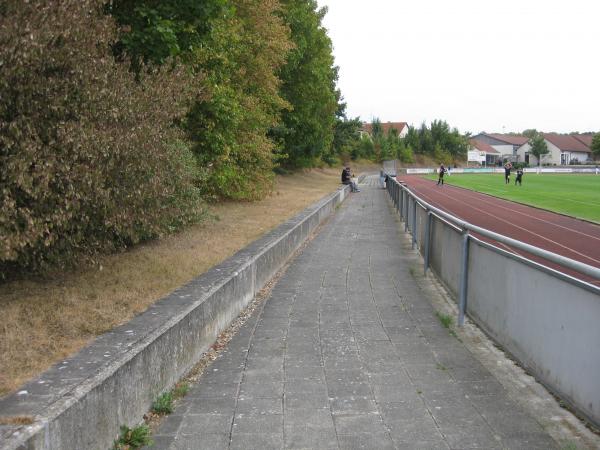 Konrad-Ammon-Platz im Sportzentrum - Fürth/Mittelfranken-Burgfarrnbach