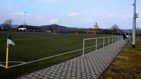 Sportplatz Am Buchholz - Mengerskirchen-Winkels