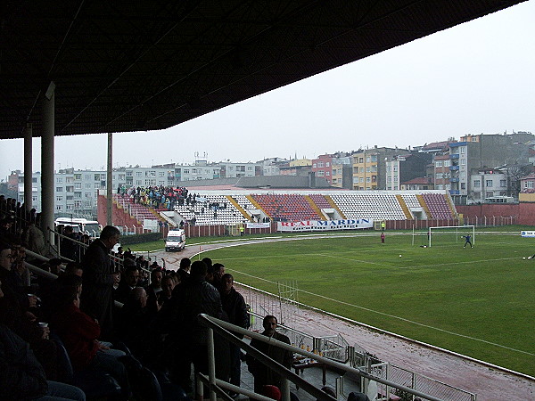 Bayrampaşa Çetin Emeç Stadyumu - İstanbul