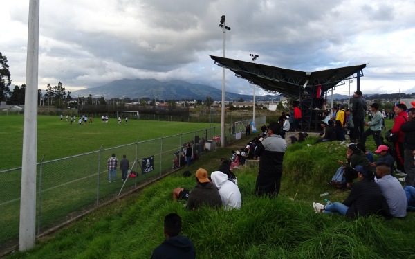 Estadio de Juan Montalvo Cancha 1 - Cayembe