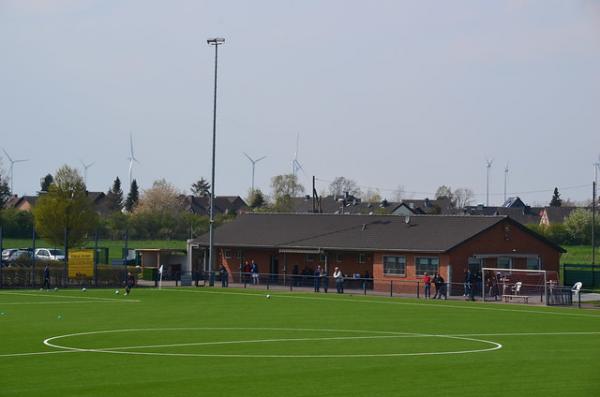 Sportplatz Feldgartenstraße - Euskirchen-Großbüllesheim