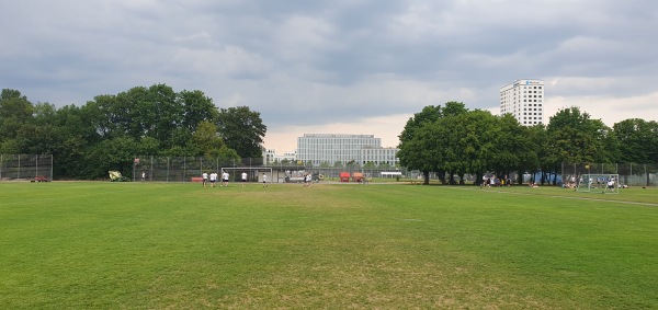 Zentrale Hochschulsportanlage Platz 11 - München-Milbertshofen-Am Hart