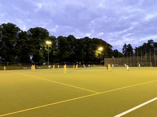 Hubertus-Sportplatz 4 - Berlin-Grunewald