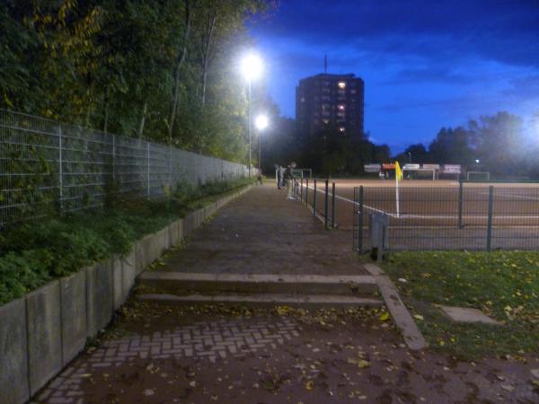 Sportplatz am Knappenmarkt - Oberhausen/Rheinland-Knappenviertel