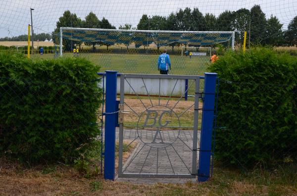 Sportplatz Am Schloßpark - Ausleben-Ottleben