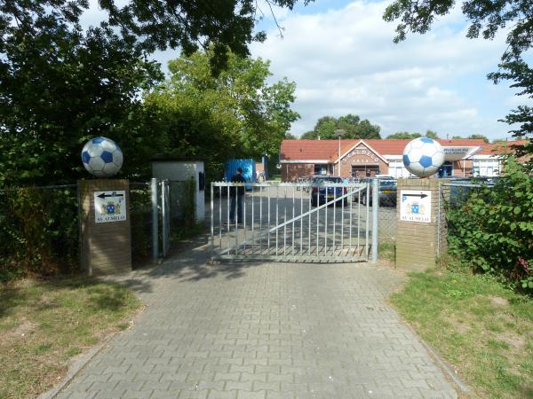 Sportpark Ossenkoppelerhoek veld 11-SV Almelo - Almelo-Ossenkoppelerhoek