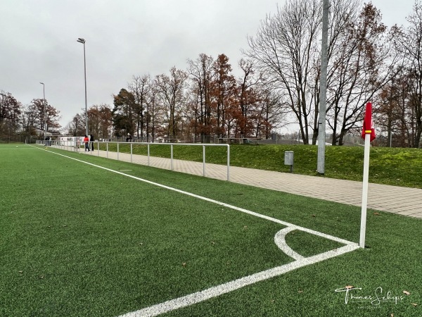 FV-Sportanlage - Kunstrasenplatz am Berg - Löchgau