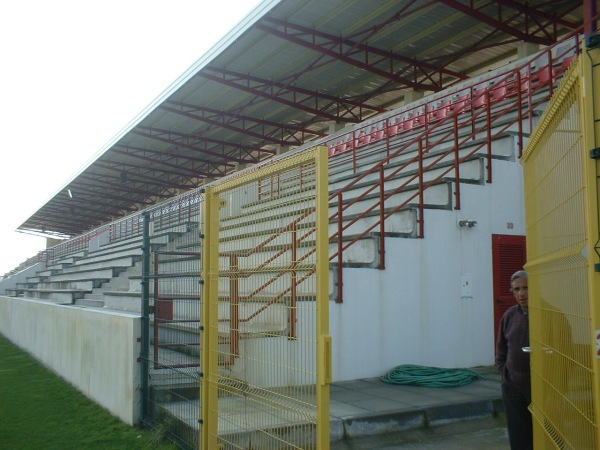 Estádio do Laranjal - São Pedro da Cova