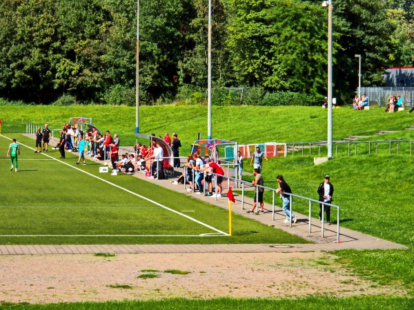 Volksparkstadion Nebenplatz 1 - Duisburg-Rheinhausen