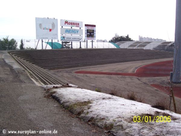 Stade Francis Le Basser - Laval