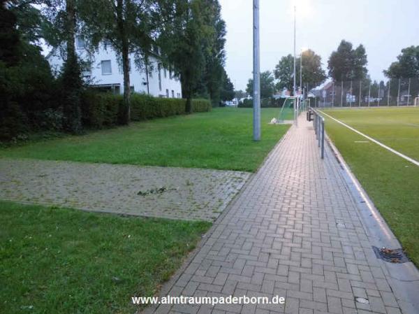 Dreizehnlindenstadion Nebenplatz 2 - Paderborn-Elsen