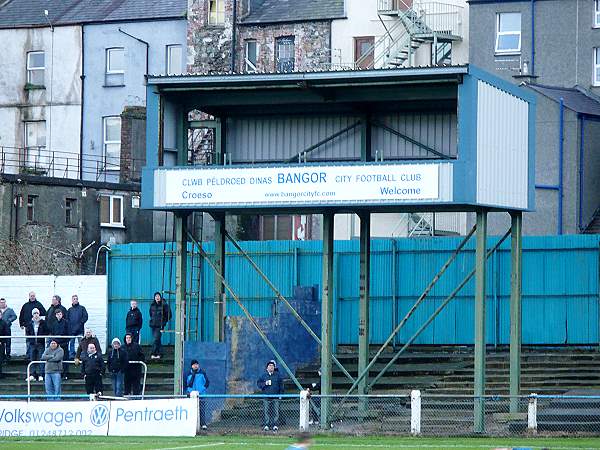 Ffordd Farrar y Stadiwm - Bangor, Gwynedd