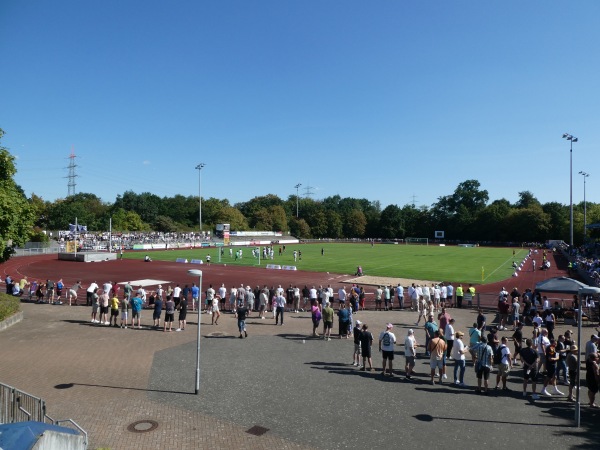 Städtisches Stadion der Bezirkssportanlage Am Bandsbusch - Hilden
