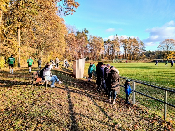 Sportplatz im Park - Kroppen