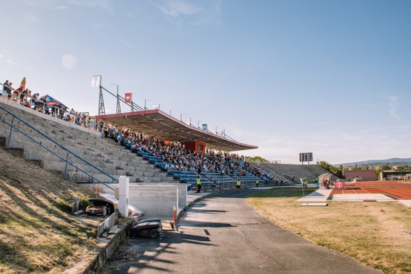 Atletický stadion Karlovy Vary - Karlovy Vary-Tuhnice