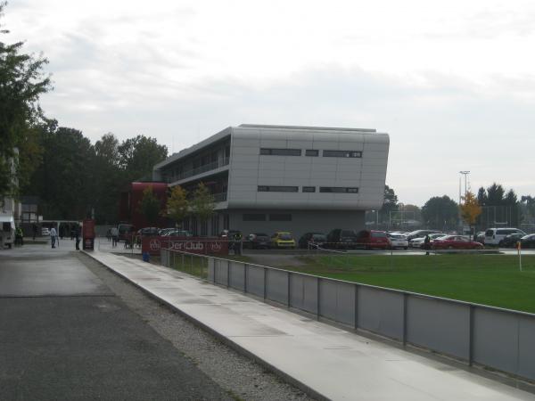 Max-Morlock-Platz Valznerweiher - Nürnberg-Zerzabelshof