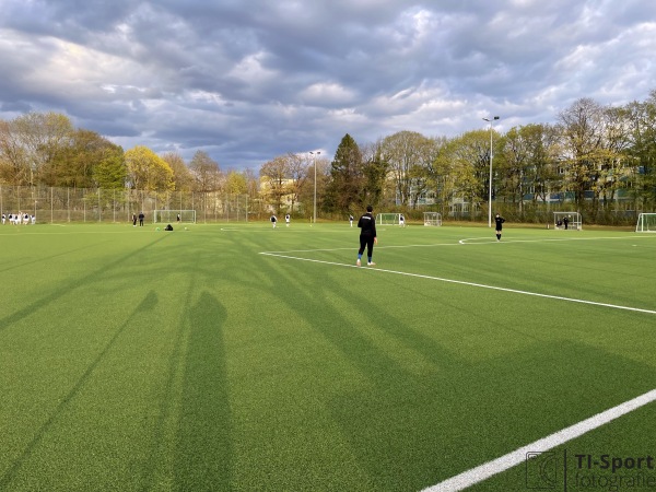 Bezirkssportanlage Surheimer Weg Platz 4 - München-Sendling