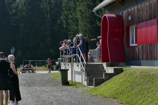 Sportplatz Igelshieb - Neuhaus/Rennweg
