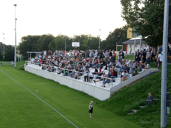 mittlerweile Kunstrasen
