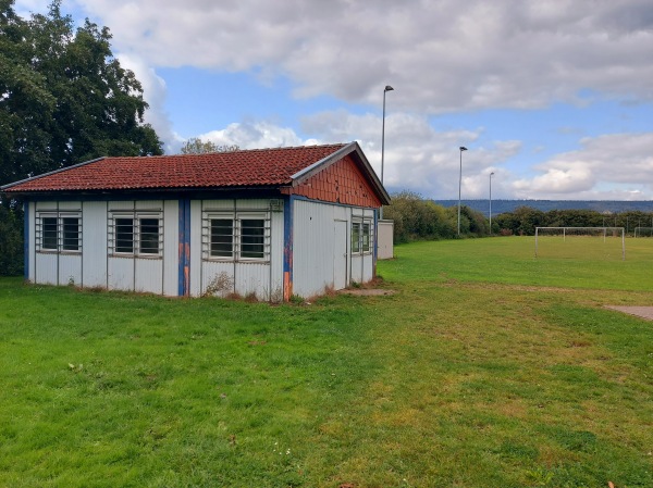 Sportplatz an der Autobahn - Auetal-Rehren