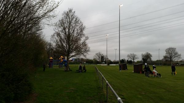 Helmut-Gehn-Stadion Nebenplatz - Klein Offenseth-Sparrieshoop