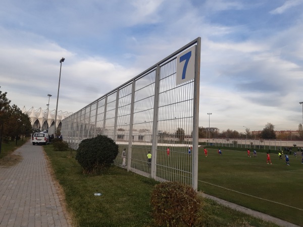 Bunyodkor akademiyasi maydoni 7 - Toshkent (Tashkent)