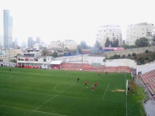 HaMakhtesh Stadium - Givʿatajim