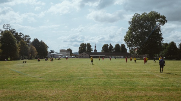 Sportplatz am Schloßpark - Malchin-Remplin