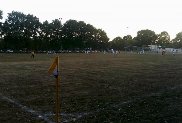 Sportanlage Schulstraße B-Platz - Nützen