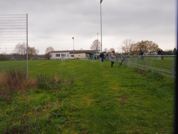 Sportanlage Am Weinberg - Soest-Ostönnen