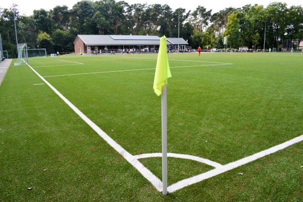 Sportplatz Schatenweg - Paderborn-Schloß Neuhaus