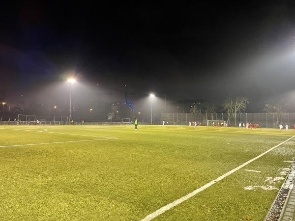 Stadion am Brentanobad Nebenplatz 1 - Frankfurt/Main-Rödelheim