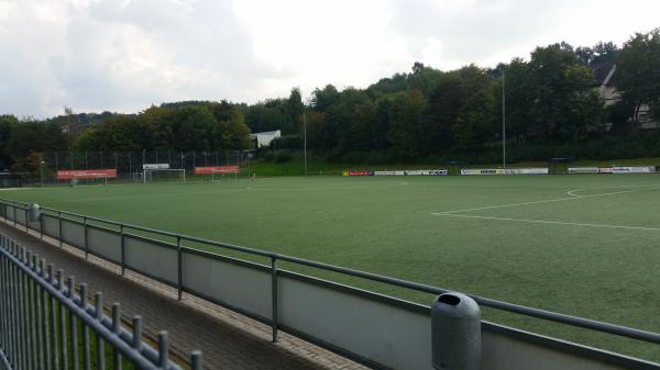 Sportplatz Dümmlinghauser Straße - Gummersbach-Bernberg