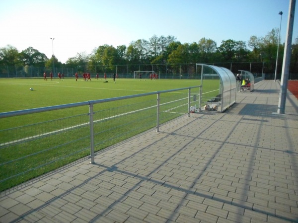 Stadion an den Schienen Nebenplatz - Remchingen-Singen