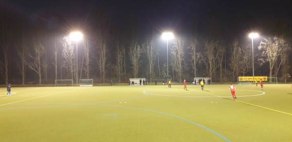 Volksparkstadion Nebenplatz 3 - Berlin-Mariendorf