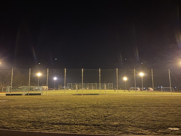 Sportplatz an der Nashorn-Grundschule - Oberkrämer-Vehlefanz
