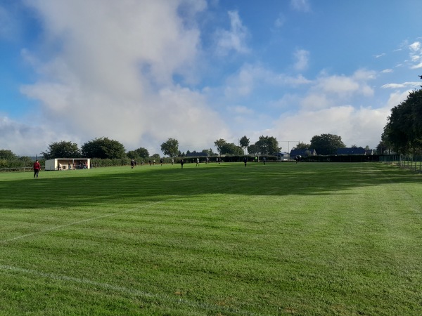 Sportplatz auf der Höhe Terrain 3 - Büllingen-Krinkelt