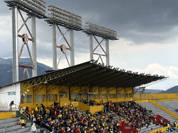 Estadio Gonzalo Pozo Ripalda - Quito