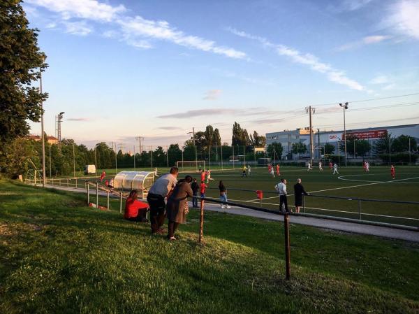 Ostbahn-XI-Platz Nebenplatz - Wien