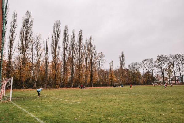 Walter-Heise-Sportplatz 2 - Leipzig-Holzhausen