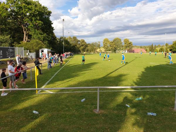 H&B Fußballzentrum Platz 2 - Deckenpfronn