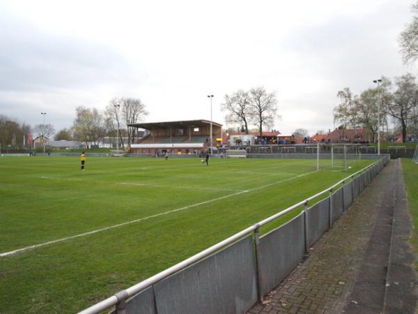 Dorotheen-Kampfbahn der Bezirkssportanlage Lohberg - Dinslaken-Lohberg