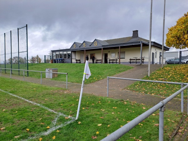 Sportplatz Am Wäldchen - Lutzerath