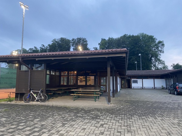 Sportplatz Schwerzi Platz 2 - Mönchaltorf