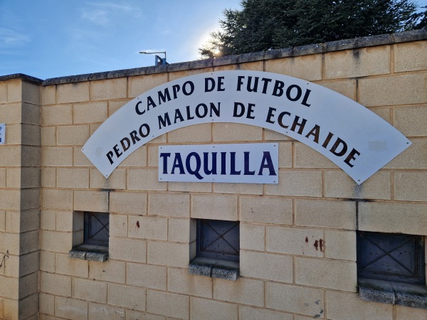 Campo de Fútbol Malón de Echaide - Cascante, NA