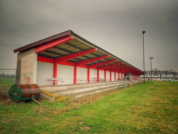 Stadion Schwarze Erde - Borken/Hessen-Gombeth