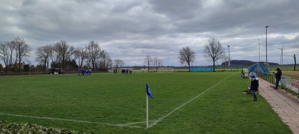 Sportstätten an der Grundschule B-Platz - Springe-Bennigsen